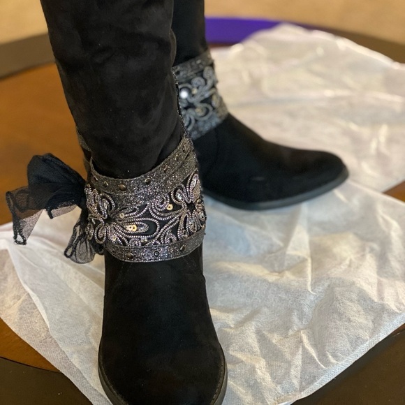 Midnight Dream Boots - Picture 4 of 17